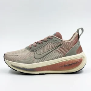 Tênis Nike Vomero 18